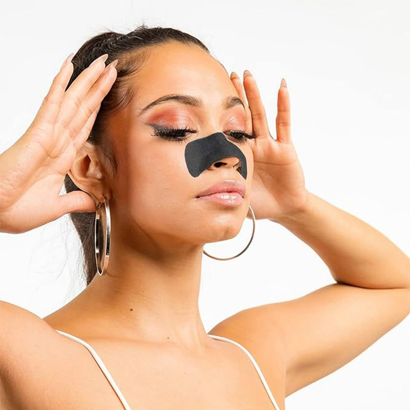 Användning av Silky Planet Aktivkholestrips på näsan – tar bort pormaskar effektivt