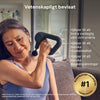 En kvinna använder Silky Planet massagepistol Pro+ på axeln, med text om möjliga fördelar vid regelbunden användning.